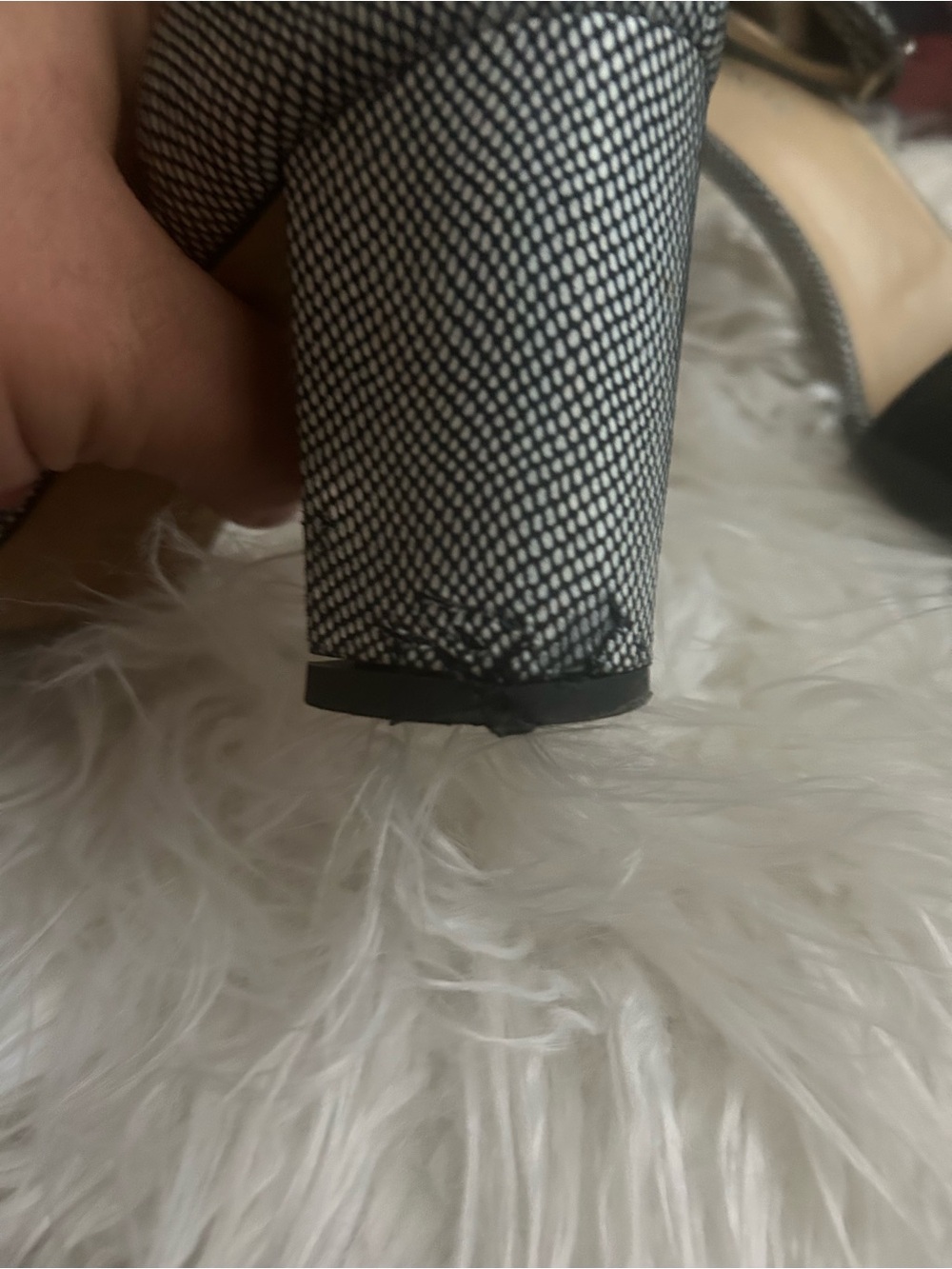 Aquatalia heels size 8
In used condition - Picture 4 of 5